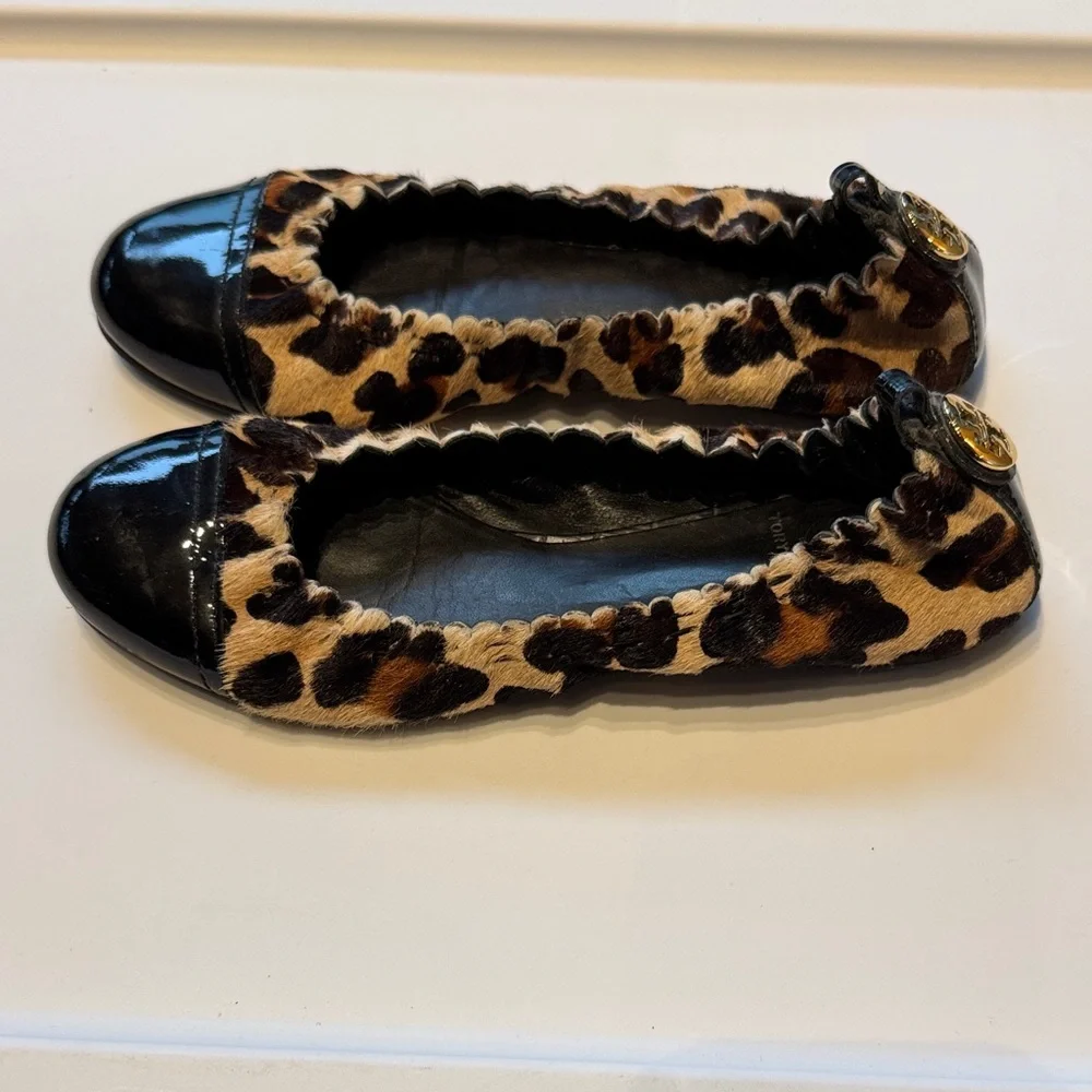 Tory Burch Women’s Lepard Print Ballet Flats with Black Patent Toe